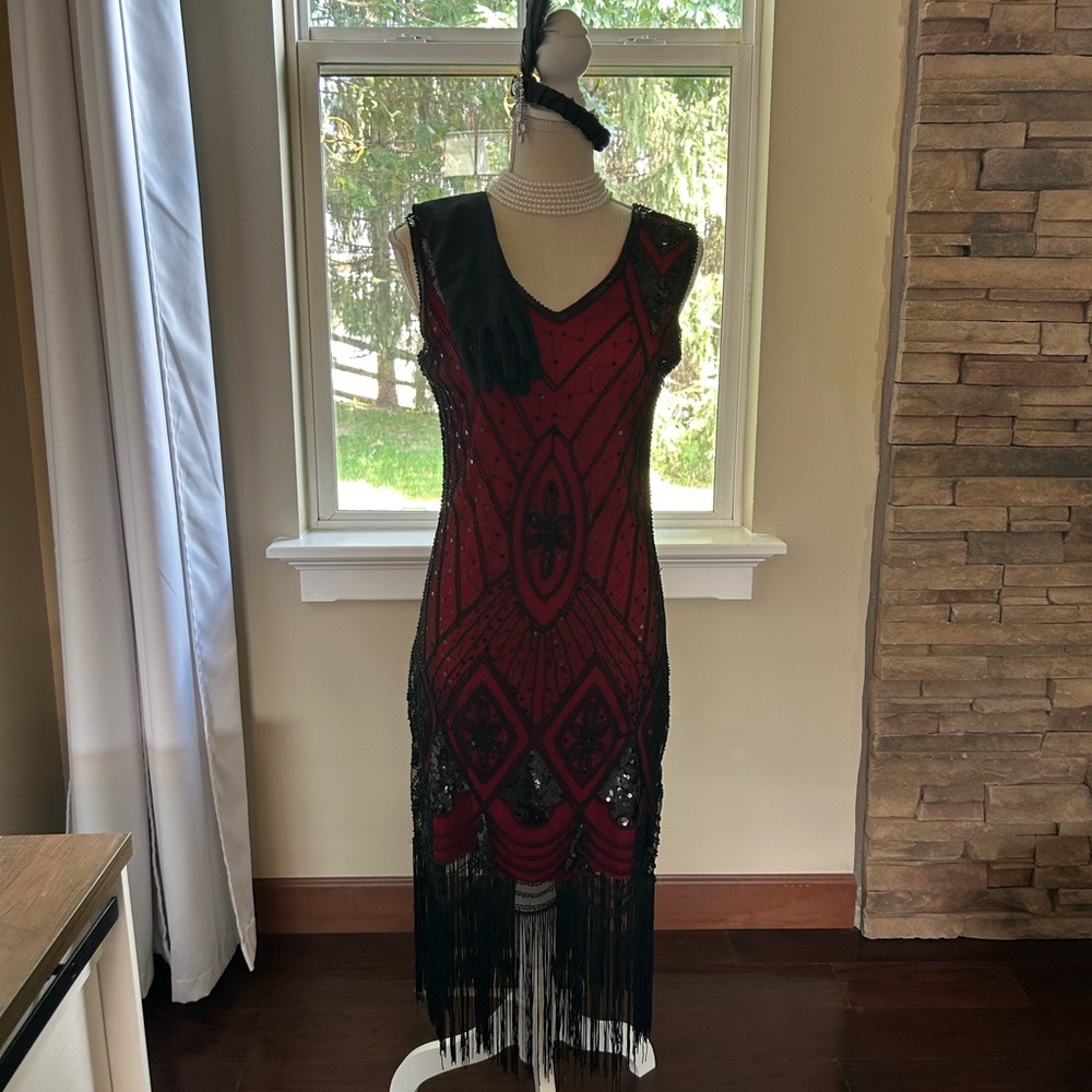 Complete Flapper Girl Costume Red/Black Size S-Worn Only Once❤️🖤